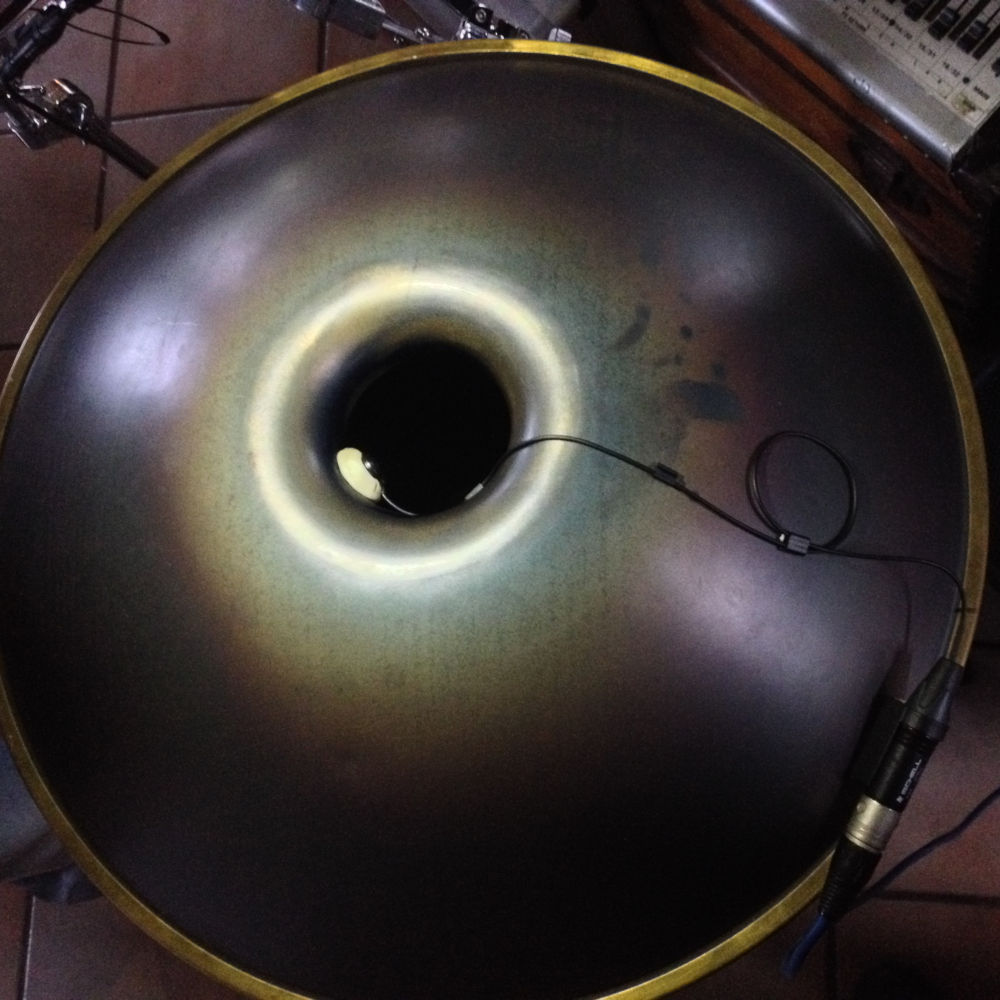 contact_mi_handpan_side_of_the_hole